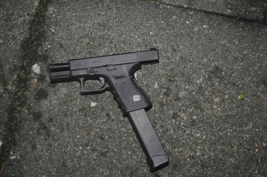 "Glok" koji je ubica bacio na mestu zločina
