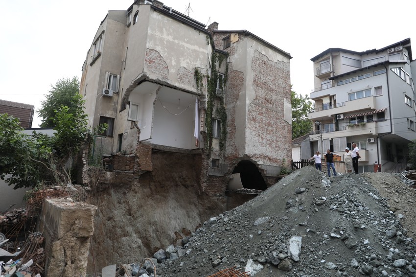 Urusavanje zgrade Vracar foto Zoran Ilic (11)