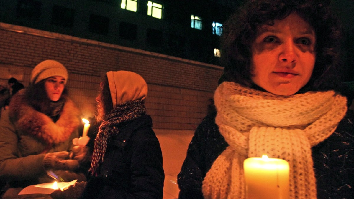 Marszałek Sejmu Grzegorz Schetyna powiedział w środę, że trzeba zrobić wszystko, by uwolnieni zostali wszyscy zatrzymani i aresztowani działacze opozycyjni na Białorusi. "To trzeba mówić i krzyczeć, trzepnąć pięścią w stół i to na poziomie europejskim" - oświadczył.