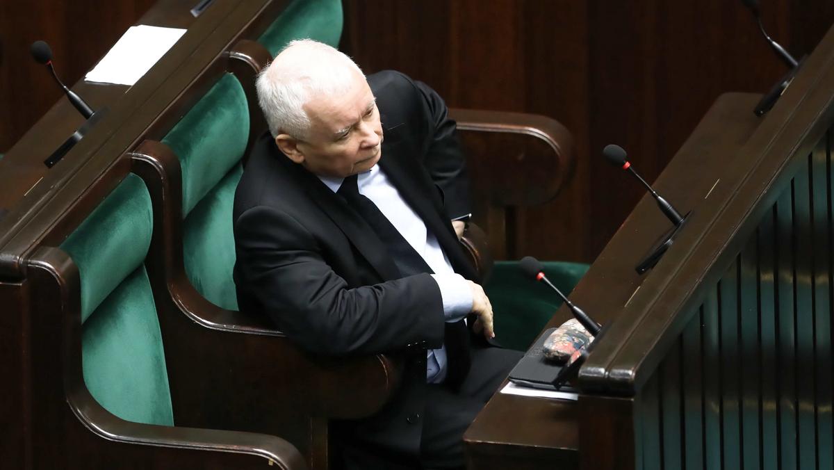Wyborcy PiS nie chcą odejścia Kaczyńskiego z polityki.