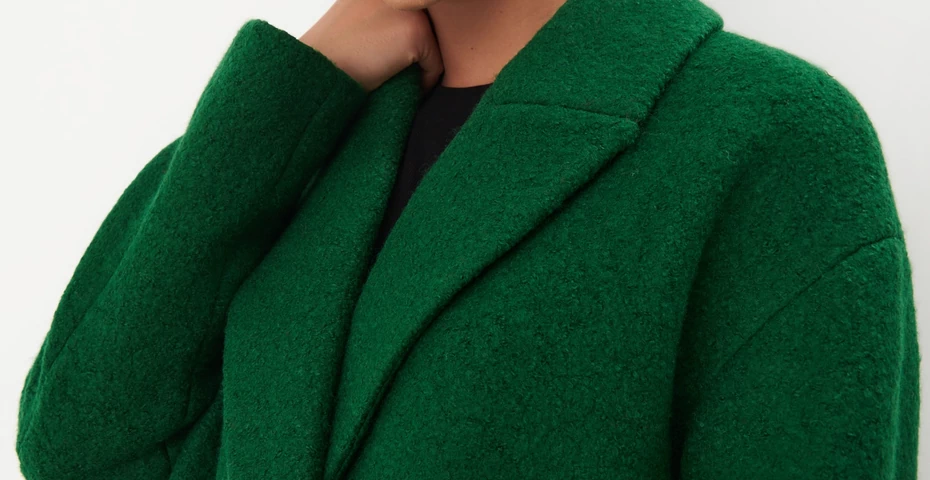 Te ciepłe płaszcze sprzedają się jak świeże bułeczki. Zielony z wełną jest boski!