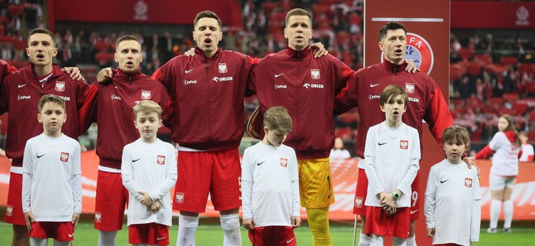 Córka wyprowadziła Lewandowskiego na mecz. Cała Polska zobaczyła Klarę [WIDEO]