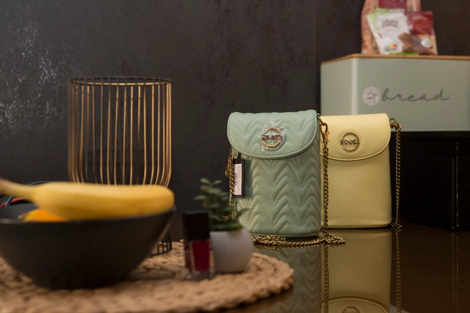 Na stolu Ane Ćurčić