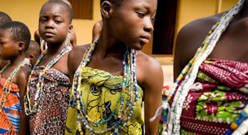 Young girls ready to undergo the rite of passage (hubafrique)