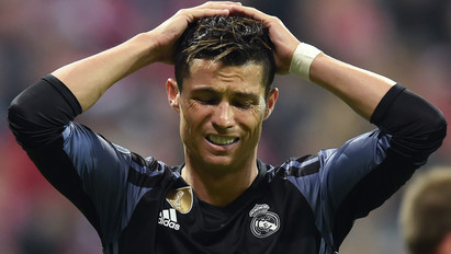 "Ő nem példakép" - kemény kritikát kapott a béranyaság miatt Cristiano Ronaldo a portugálok sztárorvosától