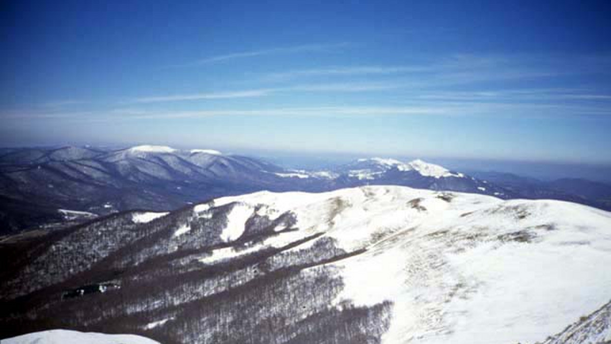 W Bieszczadach i Beskidzie Niskim leży od trzech do piętnastu centymetrów śniegu. Warunki do uprawiania turystyki są dobre.