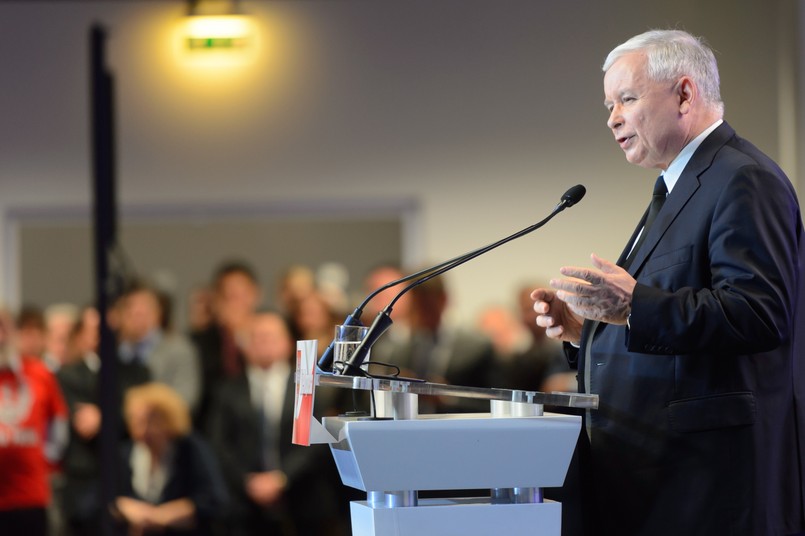 Prezes PiS skrytykował też koncepcję budowy szpitala dziecięcego w Poznaniu w ramach partnerstwa publiczno - prywatnego. Za takim rozwiązaniem optuje zarząd województwa, bo nie ma pieniędzy, by szpital wybudować z pieniędzy budżetu. Wielkopolska spłacałaby inwestorowi przez kolejnych 30 lat raty, ostatecznie płacąc 400 milionów złotych więcej niż warta jest inwestycja. "Czy chodzi o biznes czy o leczenie? Bo jeśli w służbie zdrowia też chodzi o budowanie fortun, to naprawdę jest bardzo źle" - mówił Kaczyński...