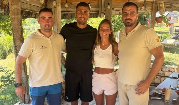 Rodri sa suprugom i Lukom Šukovićem, crnogorskim turističkim radnikom | Foto: Privatna arhiva/Luka Šuković