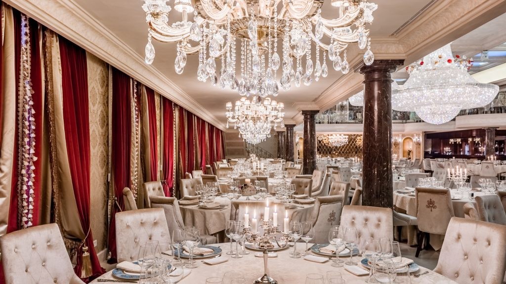 Cum ar trebui să arate un ballroom potrivit pentru un eveniment privat?