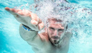 Jak pływać, aby nie utonąć? Ratownik WOPR podpowiada