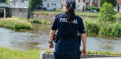 Policjantka robiła zakupy po służbie. Jeden z klientów wydał się dziwnie znajomy. Nie zawahała się