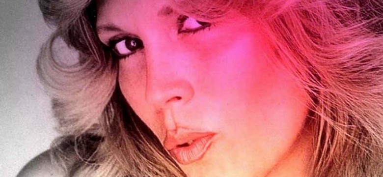 Amanda Lear wczoraj i dziś. Królowej disco z botoksem jest do twarzy [ZDJĘCIA]