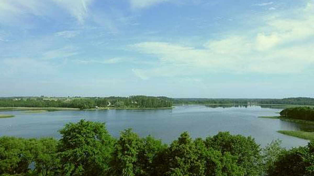 W sezonie 2011 r. Wigierski Park Narodowy odwiedziło - według wstępnych szacunków - 120 tys. turystów, o kilkanaście tysięcy osób mniej niż rok wcześniej - poinformowała PAP Barbara Perkowska, kierownik ds. udostępniania parku.