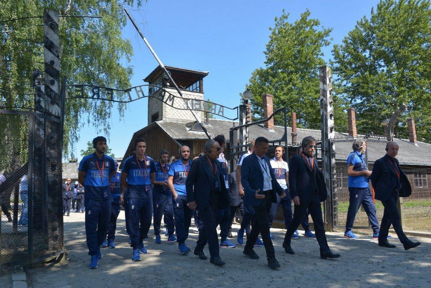 Wizyta włoskich piłkarzy w Auschwitz