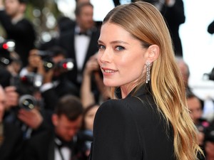 Doutzen Kroes férfiruhában is dögösebb, mint mások kihívó szettekben!