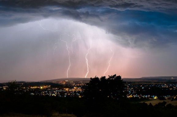 (VIDEO, FOTO) Veliko nevreme preti istočnoj obali SAD: "SRPSKI GRAD" MEĐU UGROŽENIMA, Vašingtonu preti tornado