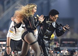 Coldplay, Beyoncé i Bruno Mars... Ach, co to był za show na Super Bowl! [ZDJĘCIA]