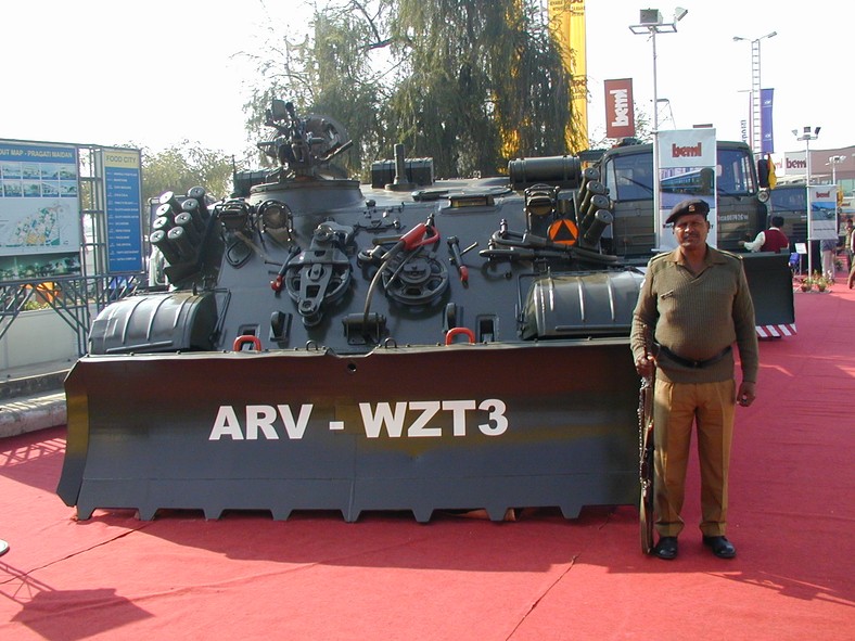 WZT-3 na wystawie DEFEXPO 2004 w Indiach, fot.materiały prasowe Grupy Bumar