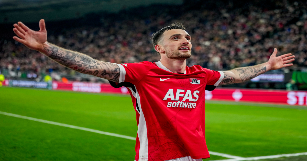 Echteld waarschuwt AZ-spelers: 'Het kan hier koken' in vol Sparta Prague-stadion