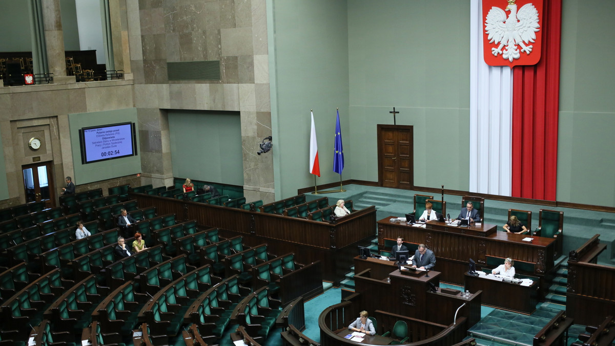 Rząd przygotuje nowelizację tegorocznego budżetu i prześle ją do Sejmu tak, by Izba mogła dyskutować na temat nowelizacji na pierwszym posiedzeniu po wakacjach, wynika z wypowiedzi wicepremiera i ministra gospodarki Janusza Piechocińskiego.