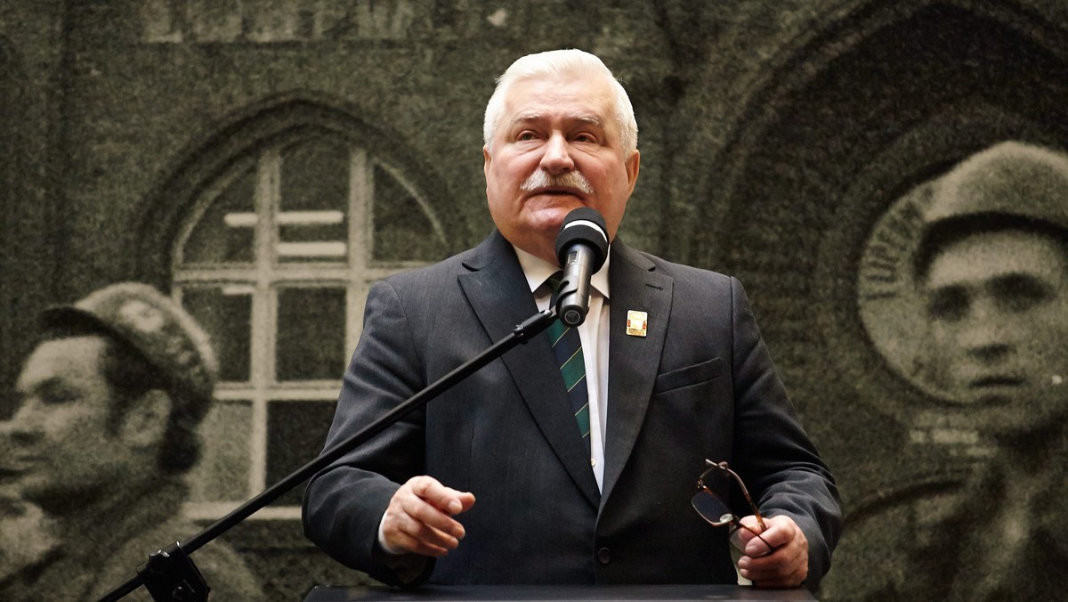 Lech Wałęsa podjął emocjonalną dyskusję z internautami ws. propozycji, aby IPN zorganizował jego dyskusję z "pisarzami i ekspertami" nt. zarzutów o to, że miał być tajnym współpracownikiem SB ps. "Bolek". Jednak pisze też o Radiu Maryja: – Co ja dziś usłyszałem [zarzuty dot. działalności w latach 80. i 90.] w rozgłośni z Torunia, to naprawdę przekonuje mnie, że jest czynny szatan i podpowiada tym ludziom najbardziej barbarzyńskie pomówienia.