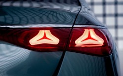 Nowy Mercedes Klasy E już w Polsce. Ceny zaskoczą i jest super ekran