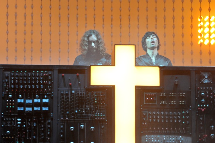 Czwartkowy koncert Justice zamienił się w jedną, wielką imprezę