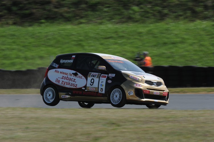 Oszczędzanie opon w stylu Komorowskiego:)