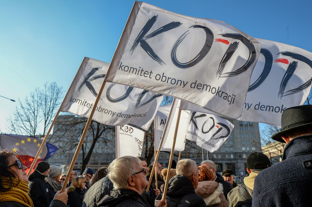 KOD zapowiada protesty w obronie Trybunału. Zapraszają wszystkich polityków