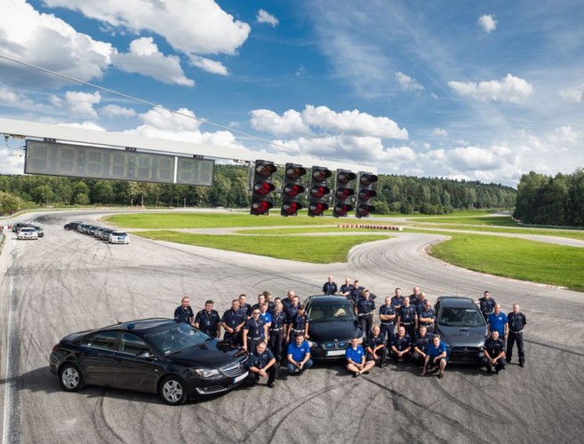 Szkolenie policji w Szkole Jazdy Subaru