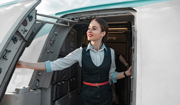 Evo šta je sve zabranjeno stjuardesama kada obuku uniformu