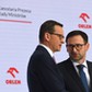 Prezes Orlenu Daniel Obajtek i premier Mateusz Morawiecki