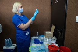 Nie każdy ma prawo do szczepień przeciw COVID-19. Ministerstwo Zdrowia wyjaśnia