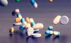 "Ta k...a", "A to s...syn". Sieci apteczne od środka