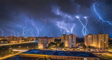 Mit ne tegyen, ha odakint tombol a vihar?