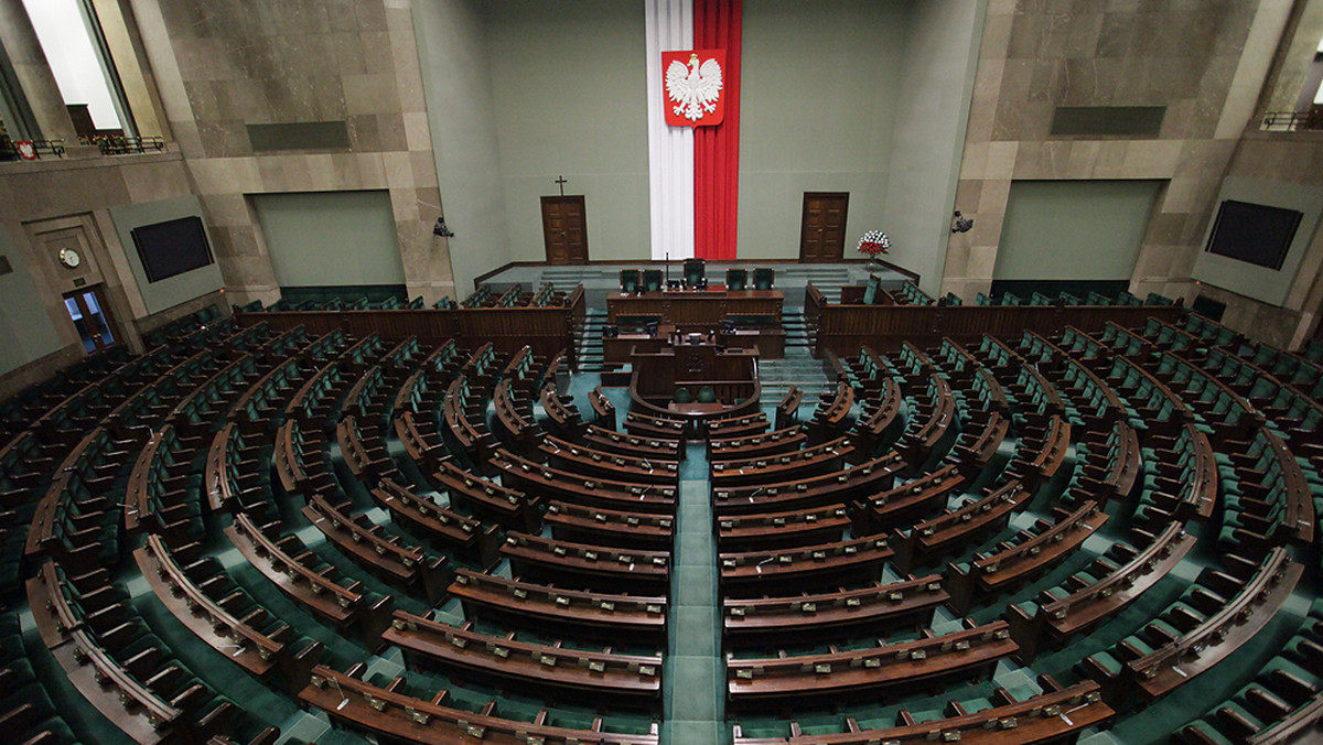 Rządowy projekt noweli prawa autorskiego, który wydłuża do 70 lat ochronę praw do artystycznych wykonań utrwalonych na fonogramach oraz fonogramów, trafi pod głosowanie w Sejmie. W trakcie drugiego czytania projektu posłowie nie zgłosili do niego poprawek.