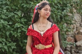 NEVESTA RADA pozirala je u skupoj haljini i OKOVANA ZLATOM, a kad se pojavio mladoženja svi su EKSPLODIRALI OD BESA I NEVERICE: Romska svadba šokirala javnost