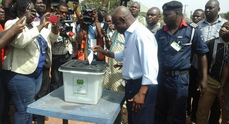 David Mark casting his vote