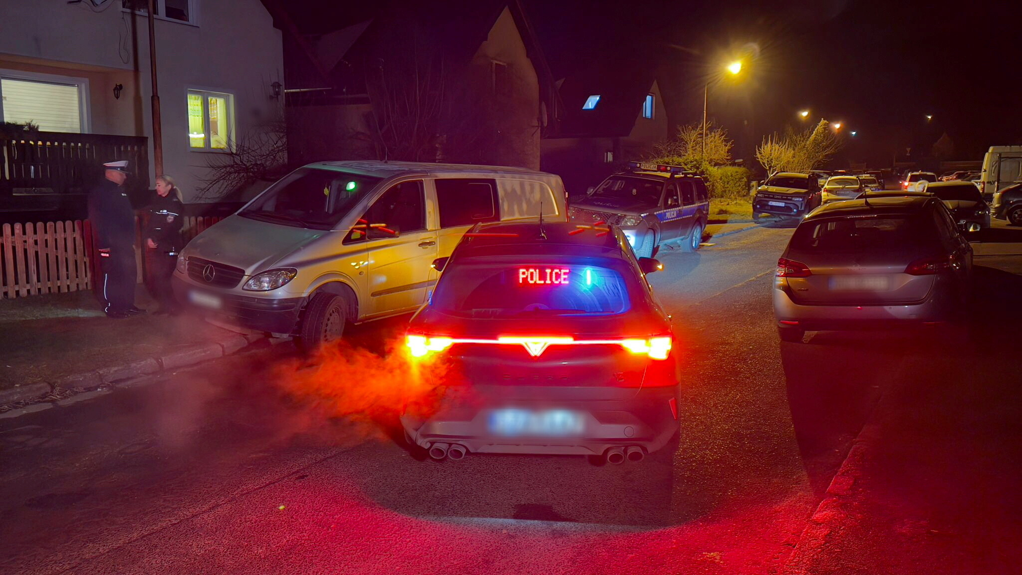 Jelenia Góra: Policja bada zabójstwo dziewczynki przy szkole