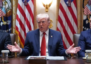 Donald Tramp na sastanku kabineta u Beloj kući