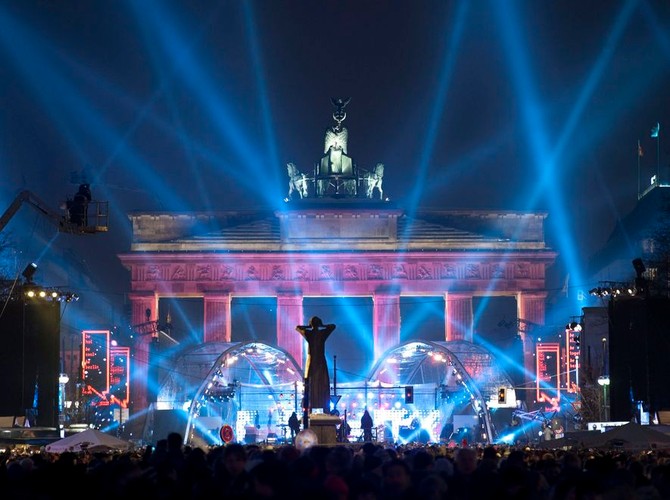 Sylwester z Bramą Brandenburską w tle