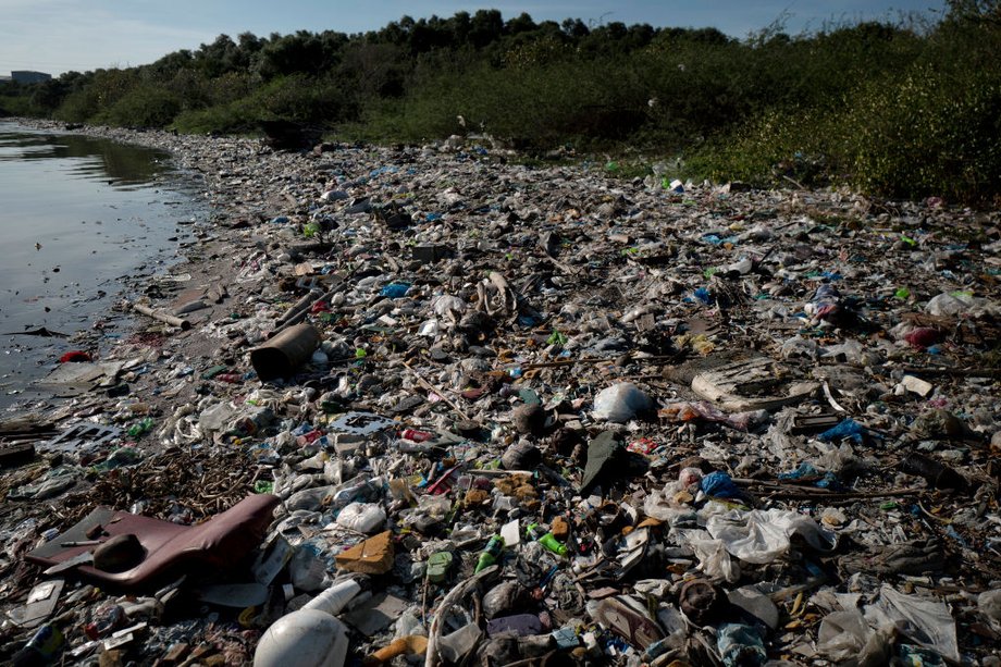 Plaża w Manili na Filipinach, kwiecień 2018 r.