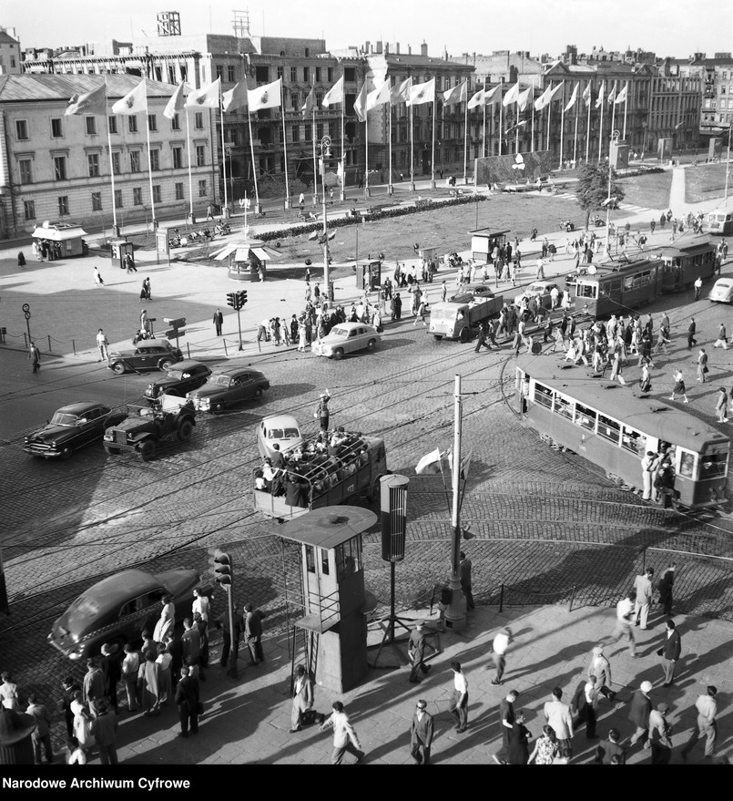 W tym bardzo nostalgicznym quizie zadajemy pytania dotyczące życia codziennego czasów PRL. Na ile odpowiecie prawidłowo?