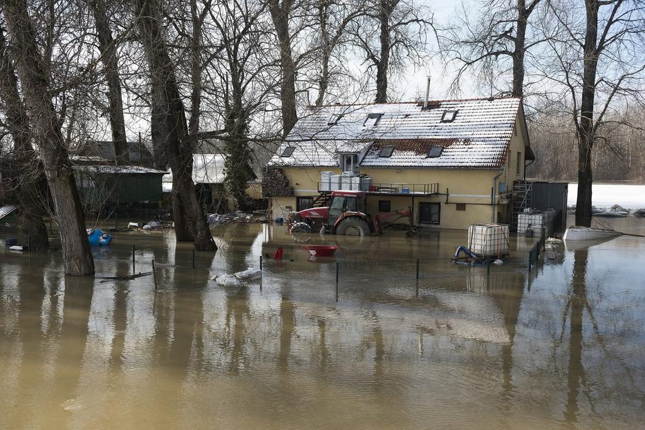  A legnagyobb elöntések továbbra is a Körösök és a Közép-Tisza vidékén vannak: 38 hektár már víz alatt van /Fotó: MTI-Balázs Attila