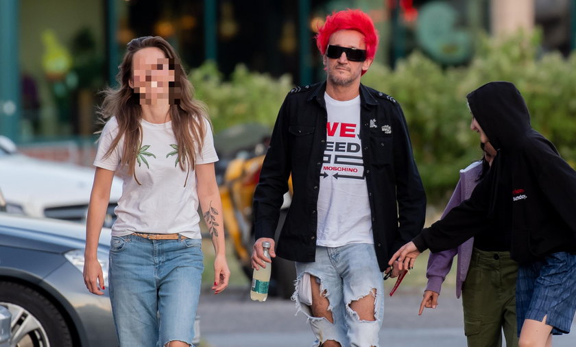 Wiśniewski po raz pierwszy pokazał 5 żonę. Fani "Piękna i naturalna"