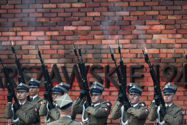 Koncert piosenek powstańczych dziś w Warszawie na pl. Piłsudskiego