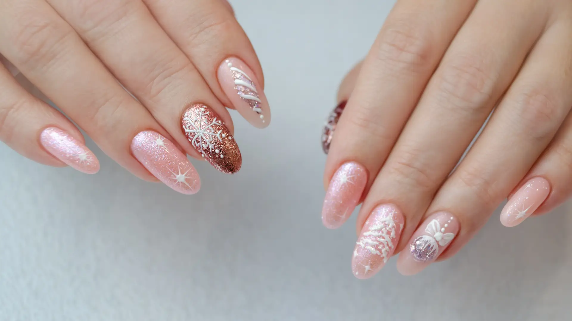 Snow nails, czyli paznokcie inspirowane śniegiem. Idealne na święta i sylwestra