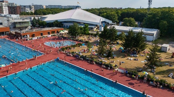Pływalnia Letnia Orbita - miejsce letnich uciech na zachodzie miasta.