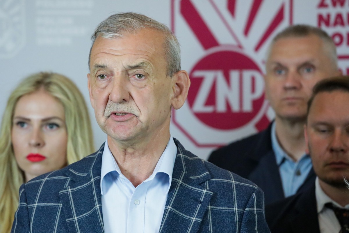 Samorządowcy odpowiadają na żądania nauczycieli. Grożą protestem