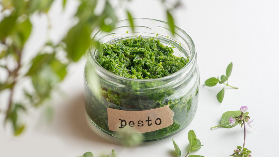 Pesto z bazylii pochodzi z Włoch, a dokładniej – z Genui